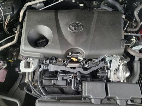Used 2020 Toyota RAV4 LE FWD image 30