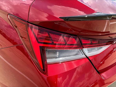 Used 2025 Hyundai Elantra SEL FWD image 29
