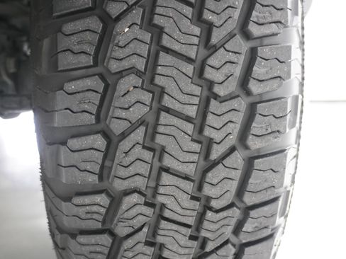 Used 2021 Jeep Gladiator Sport image 27