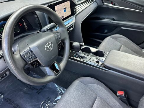 Used 2025 Toyota Camry LE FWD image 6