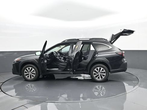 Used 2024 Subaru Outback Premium AWD/4WD image 33