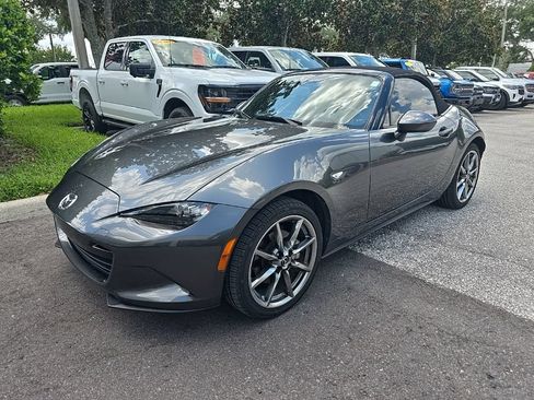 Used 2022 MAZDA MX-5 Miata Grand Touring RWD image 2
