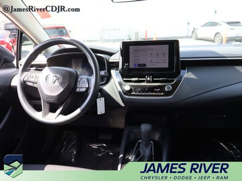 Used 2026 Toyota Corolla LE FWD image 13