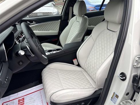 Used 2025 Genesis G70 3.3T Advanced w/ Sport Prestige Package image 23
