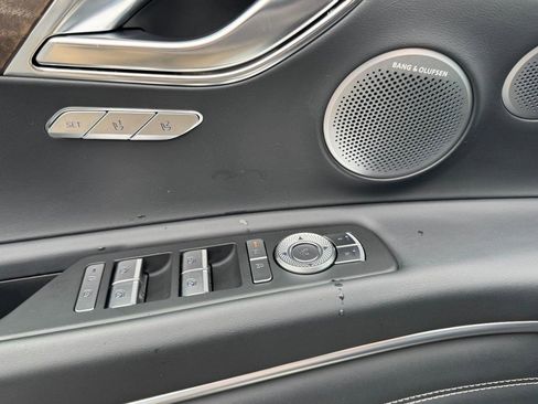 Certified 2025 Genesis GV80 2.5T Prestige image 17