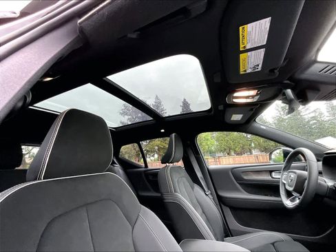 Used 2023 Volvo XC40 Recharge Plus w/ Protection Package Premier image 24