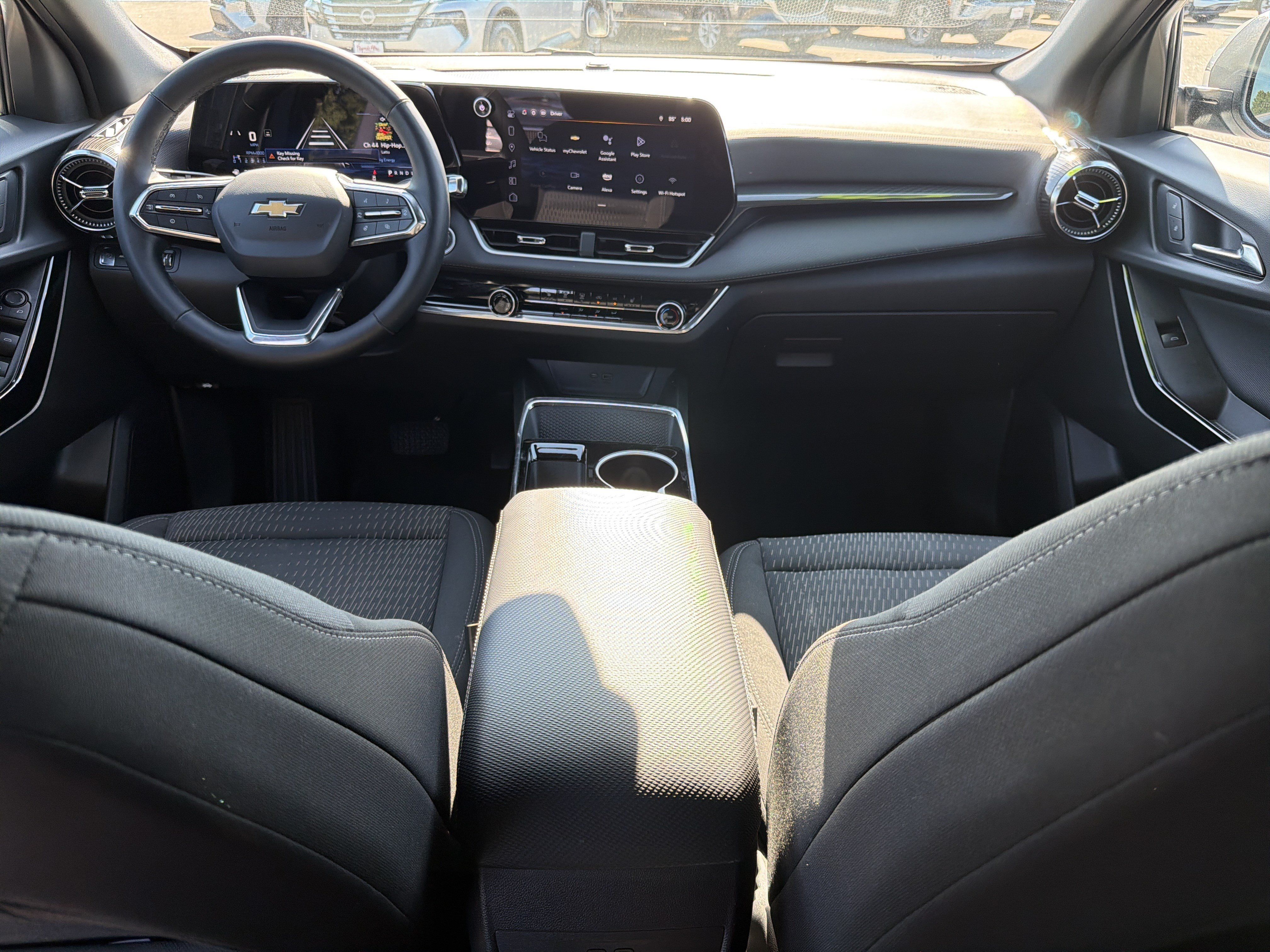 Used 2025 Chevrolet Equinox LT AWD/4WD image 4