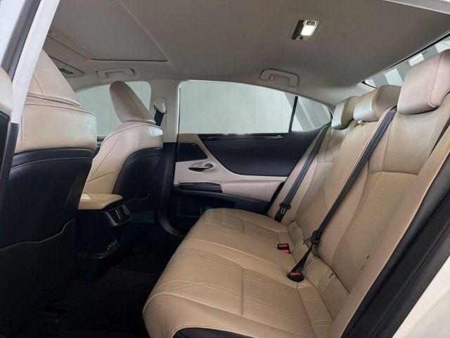 Used 2019 Lexus ES 300h w/ Accessory Package 2 FWD image 15