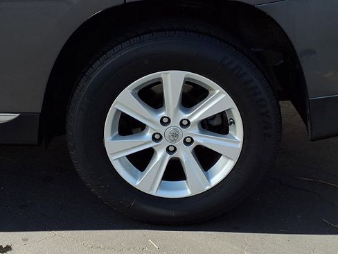 Used 2012 Toyota Highlander FWD image 4