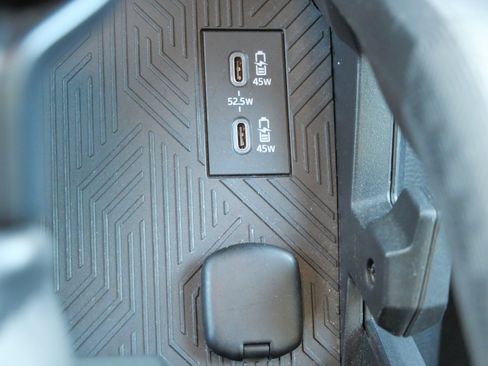 Used 2024 Toyota Tacoma TRD Off-Road image 30