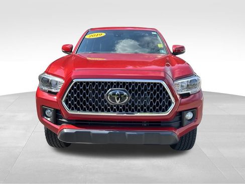 Used 2019 Toyota Tacoma TRD Off-Road AWD/4WD image 8