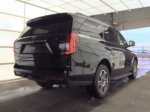 Used 2025 Ford Expedition Active AWD/4WD image 21