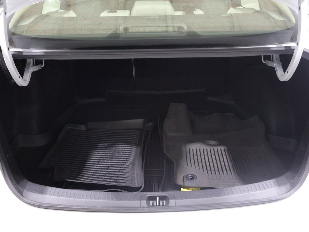 Used 2024 Toyota Corolla LE w/ LE Convenience Package FWD image 4
