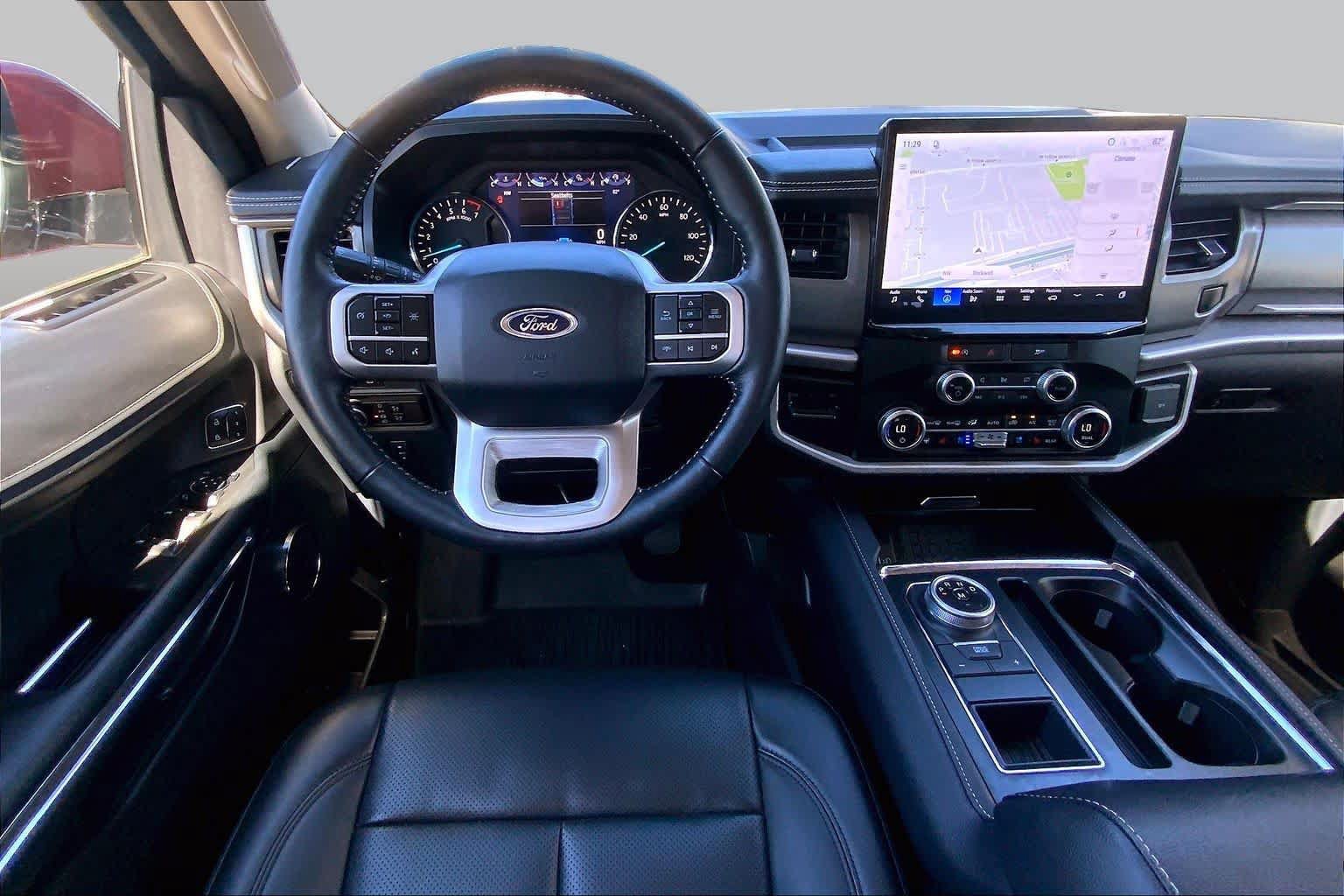 Used 2024 Ford Expedition XLT RWD image 6