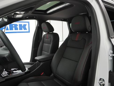 New 2026 Chevrolet Trax RS w/ Sunroof Package FWD image 16