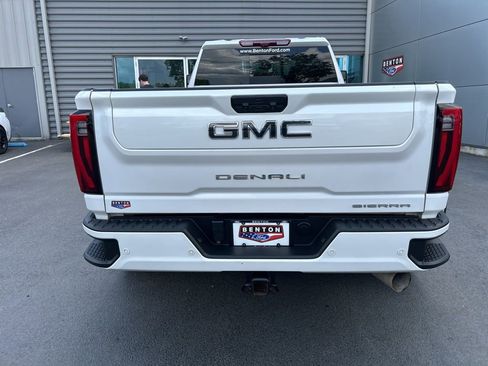 Used 2024 GMC Sierra 3500 Denali Ultimate AWD/4WD image 9