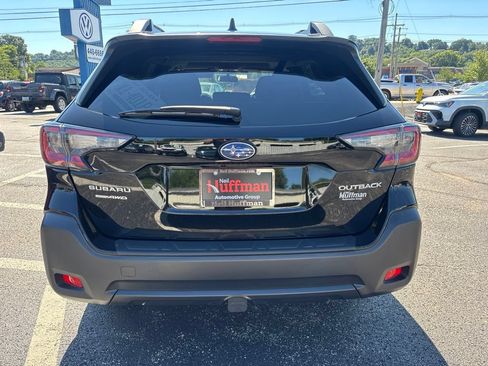 Used 2023 Subaru Outback Premium AWD/4WD image 6