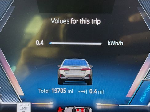 Used 2024 BMW i5 eDrive40i w/ Executive Package image 12