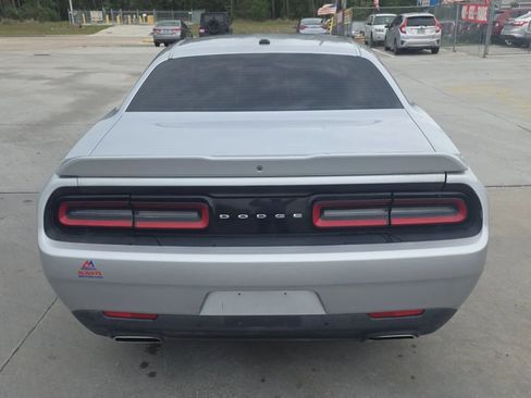 Used 2020 Dodge Challenger SXT w/ Driver Convenience Group RWD image 40
