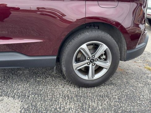 Used 2024 Ford Edge SEL w/ Convenience Package image 11