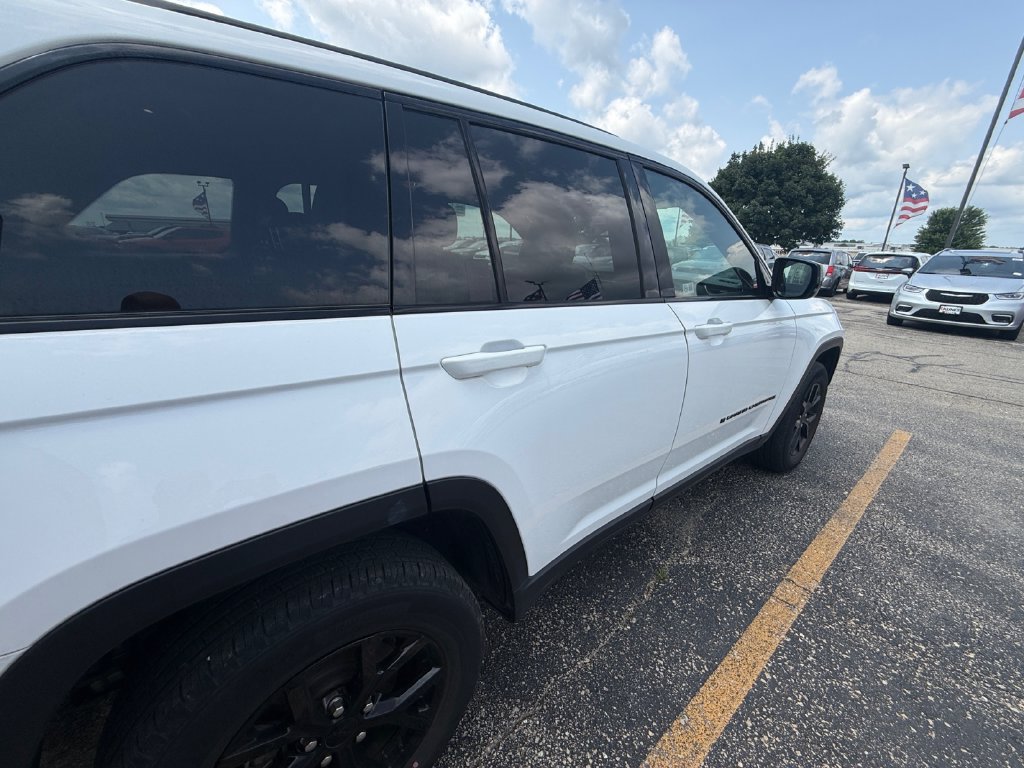 Used 2024 Jeep Grand Cherokee Altitude AWD/4WD image 42