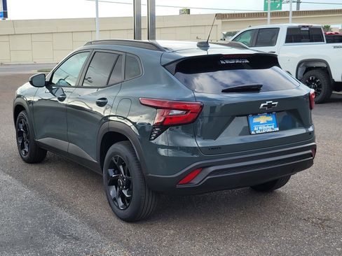 New 2026 Chevrolet Trax LT w/ Midnight Edition FWD image 3