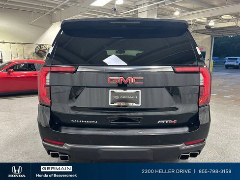 Used 2025 GMC Yukon AT4 AWD/4WD image 7