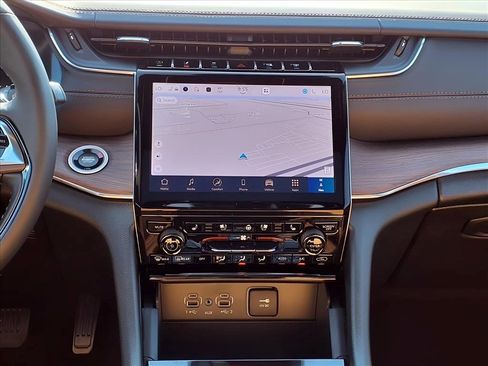 New 2025 Jeep Grand Cherokee Summit AWD/4WD image 10