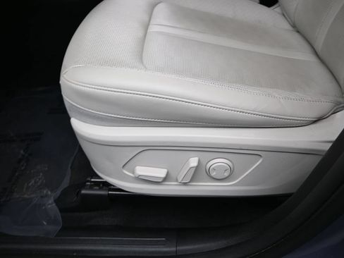 Used 2025 Kia Sorento S FWD image 13
