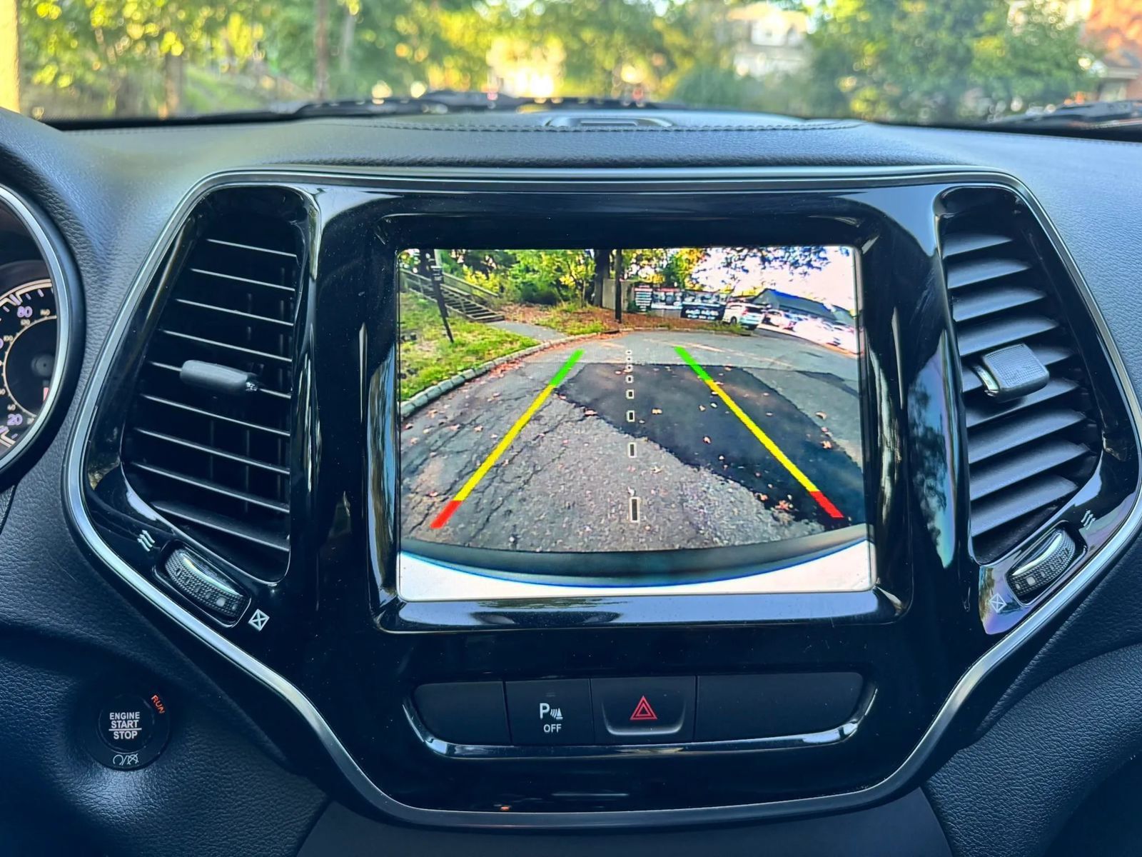 Used 2019 Jeep Cherokee Limited AWD/4WD image 19