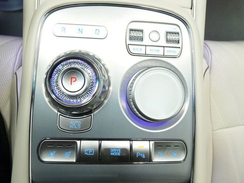 Used 2023 Genesis G90 3.5T image 36