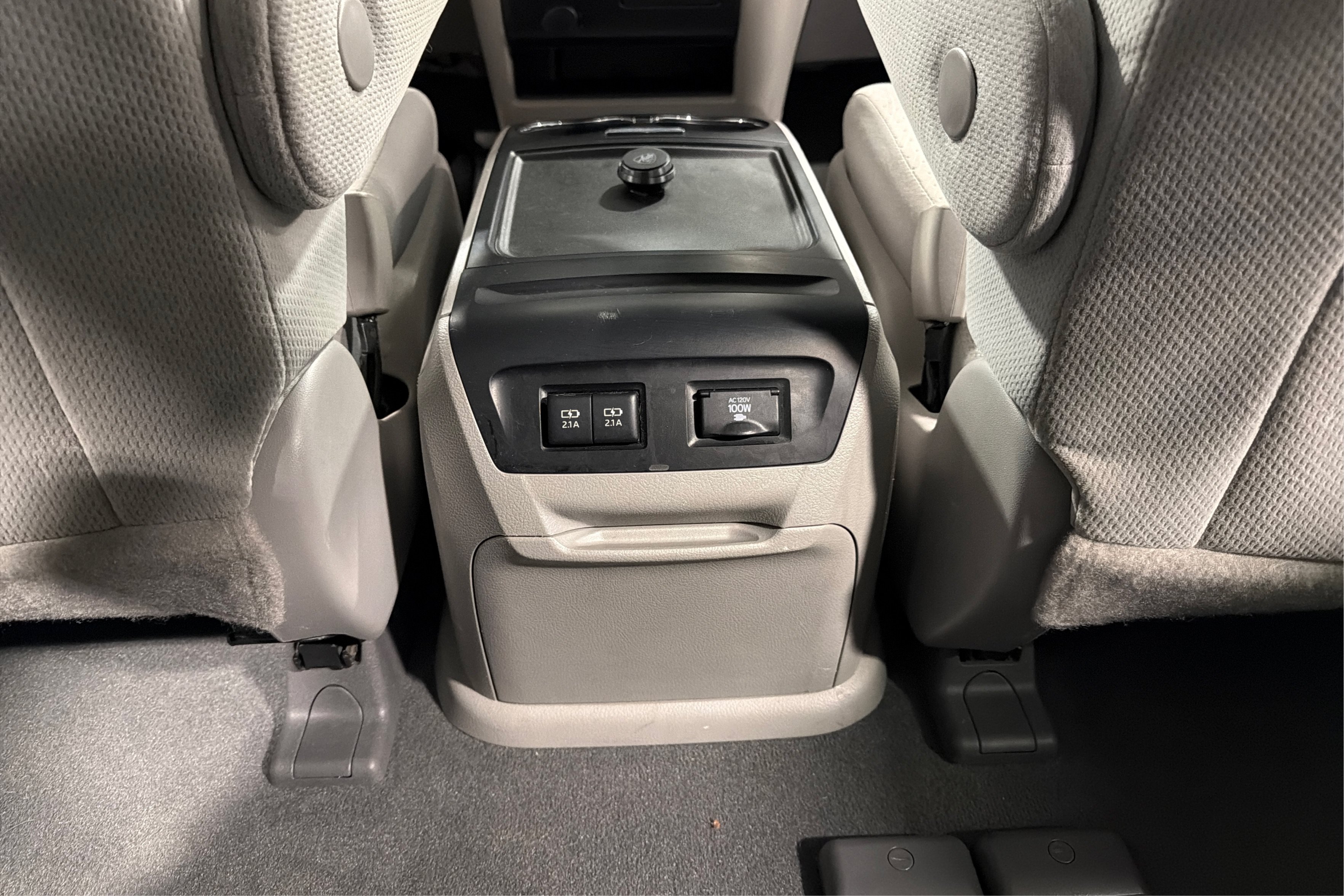 Used 2019 Toyota Sienna LE FWD image 32