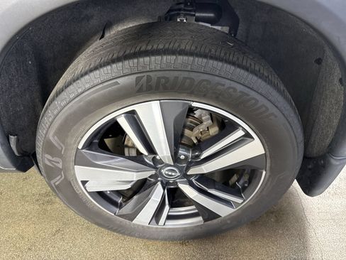 Certified 2023 Nissan Rogue Platinum AWD/4WD image 6