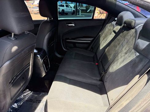Used 2015 Dodge Charger SE w/ Sport Appearance Group RWD image 12