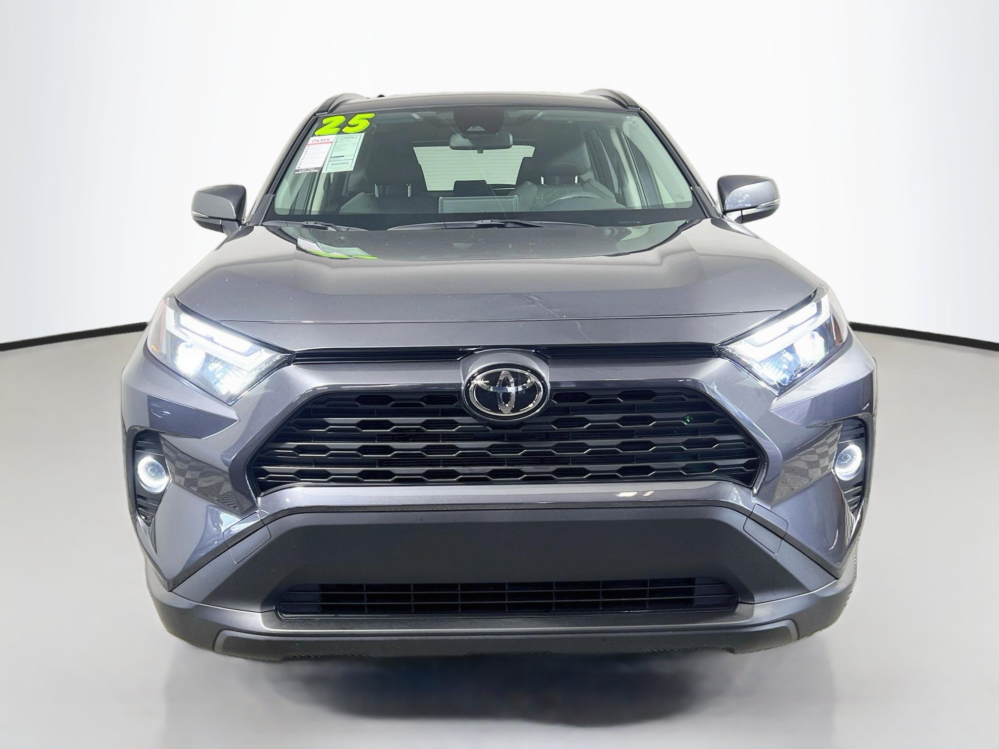 Used 2025 Toyota RAV4 XLE AWD/4WD image 11