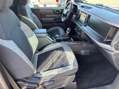 Certified 2022 Ford Bronco Base image 16
