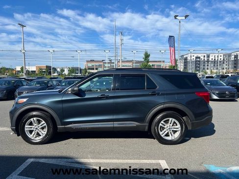 Used 2022 Ford Explorer XLT w/ Equipment Group 202A AWD/4WD image 4