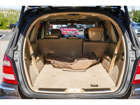 Used 2012 Mercedes-Benz GL 550 4MATIC image 25
