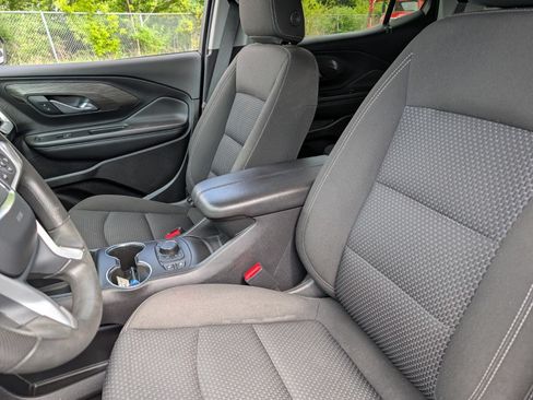 Used 2023 GMC Terrain SLE w/ Driver Convenience Package AWD/4WD image 18