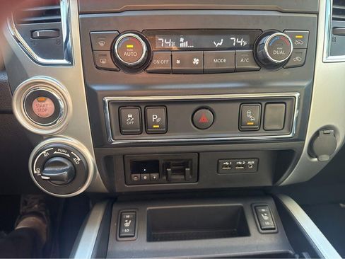 Used 2019 Nissan Titan SL w/ Chrome Package AWD/4WD image 23