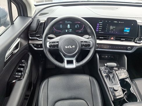 Used 2023 Kia Sportage EX image 11