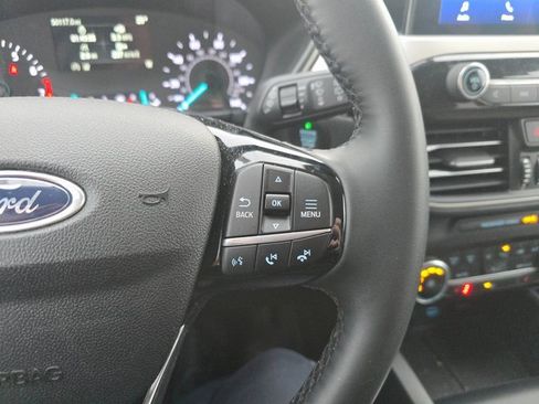 Used 2022 Ford Escape SE image 17