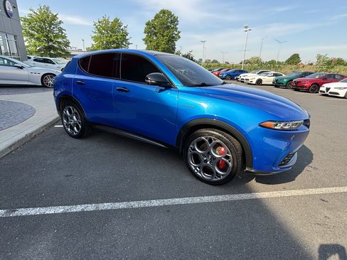 Used 2024 Alfa Romeo Tonale Speciale AWD/4WD image 9