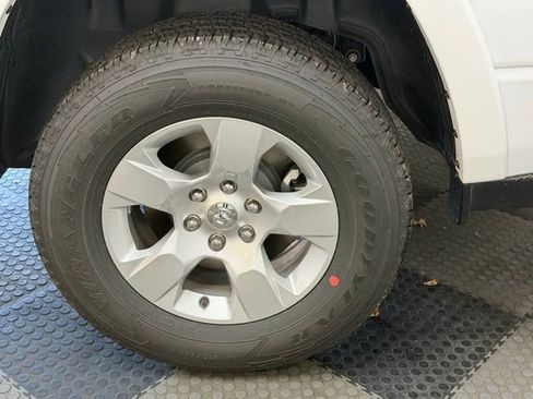 Used 2025 RAM 1500 Big Horn AWD/4WD image 17