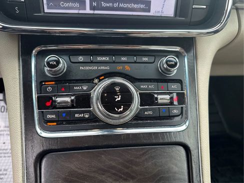 Used 2020 Lincoln Continental AWD w/ Premium Package image 33