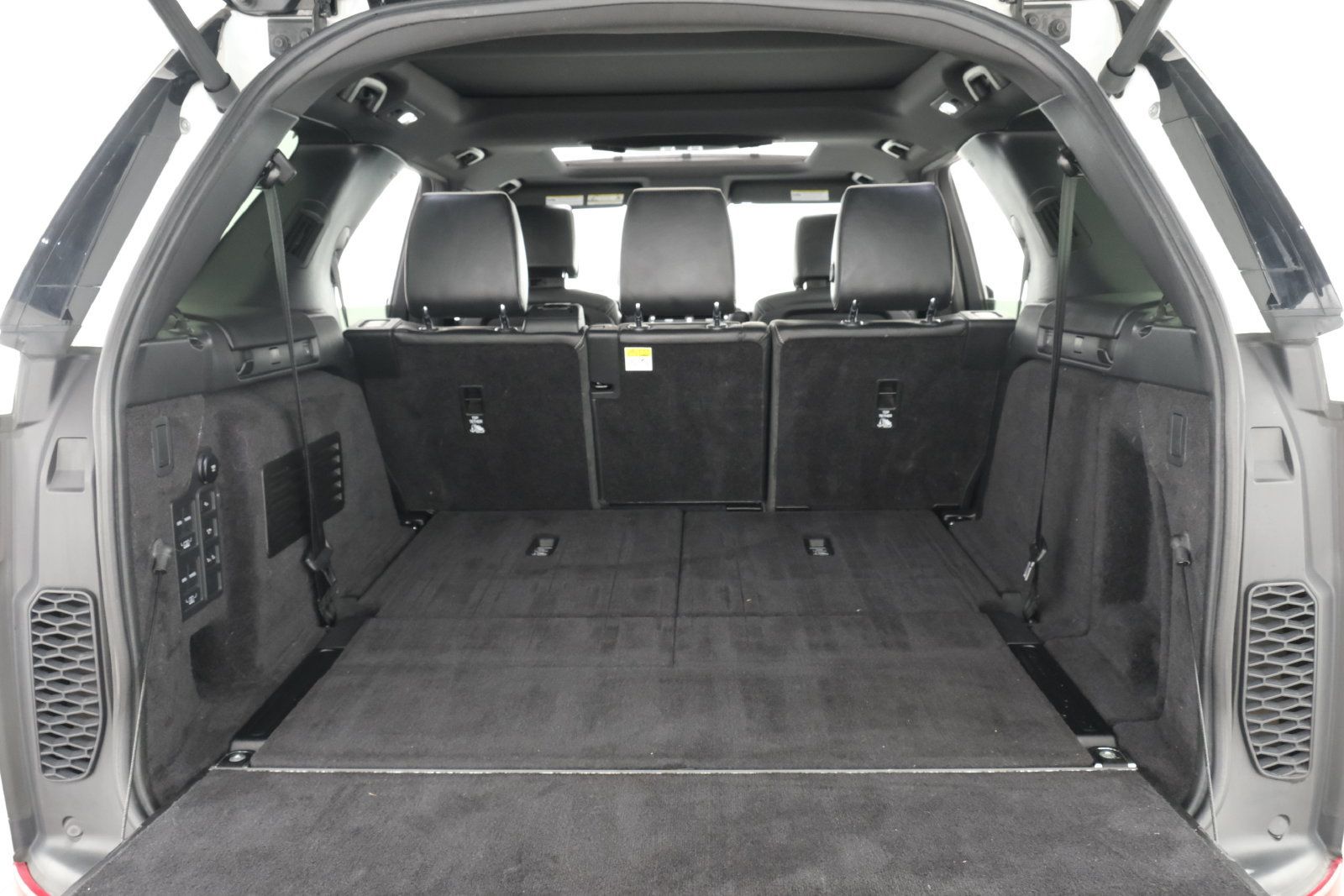Used 2019 Land Rover Discovery HSE Luxury AWD/4WD image 40
