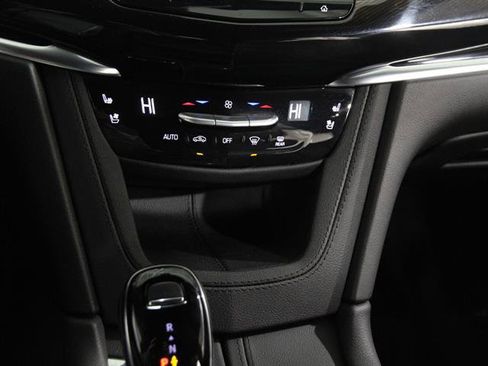 Certified 2025 Cadillac XT6 Premium Luxury w/ Platinum Package image 16