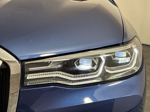 Used 2022 BMW X7 xDrive40i w/ Premium Package AWD/4WD image 12