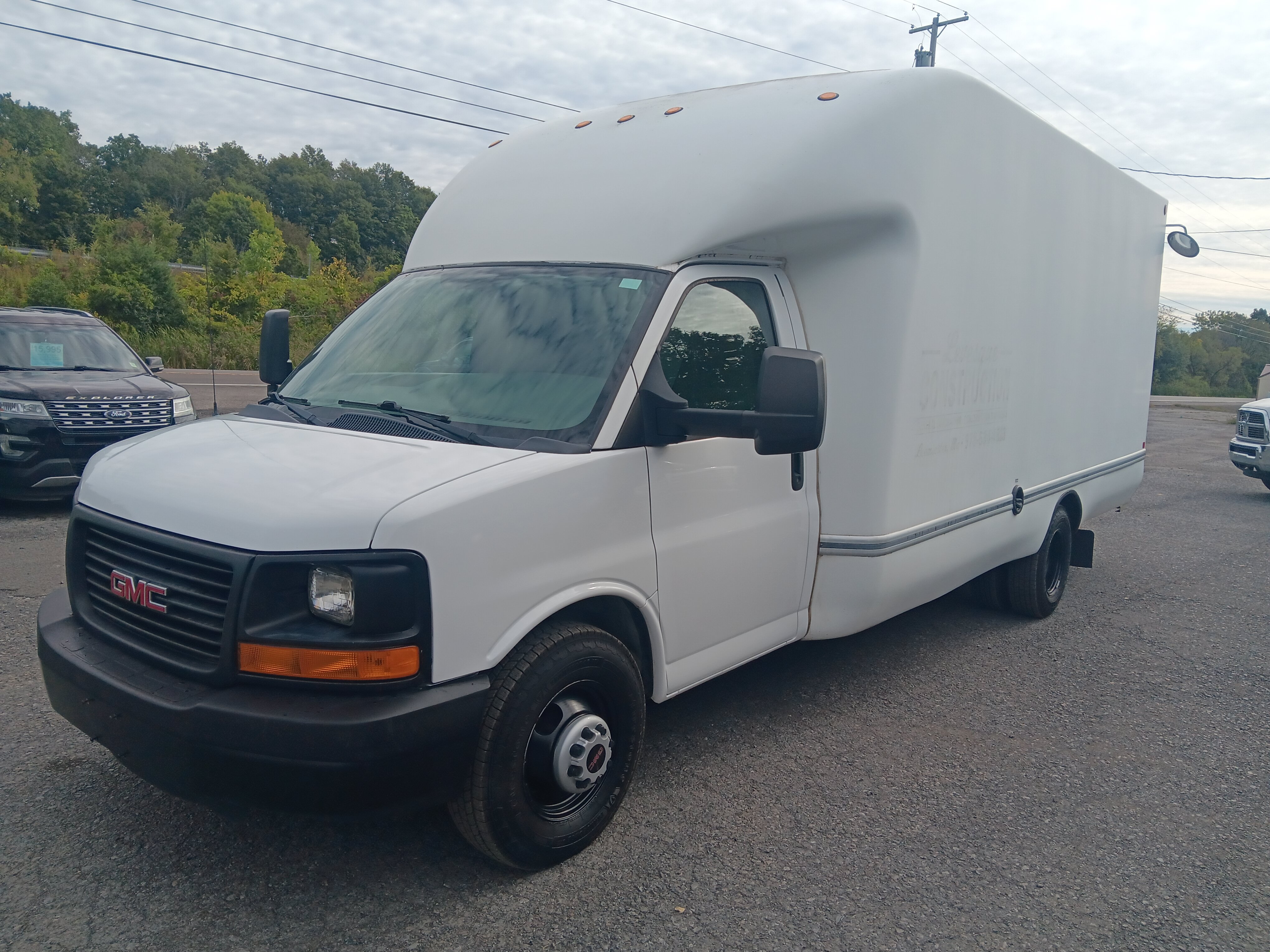 Used 2012 GMC Savana 3500 RWD image 1