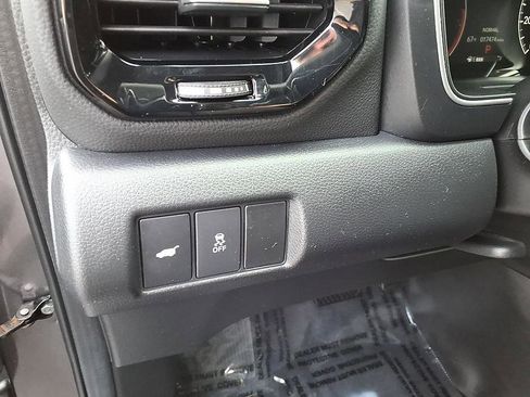 Used 2025 Honda Pilot EX-L image 14